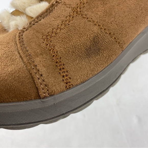 BZees Womens 10W Golden Tan Faux Fur Trim Washable Slip On Booties. - Picture 4 of 7
